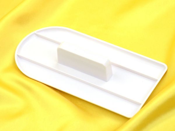 Smoothing board (half-round) for roll icing